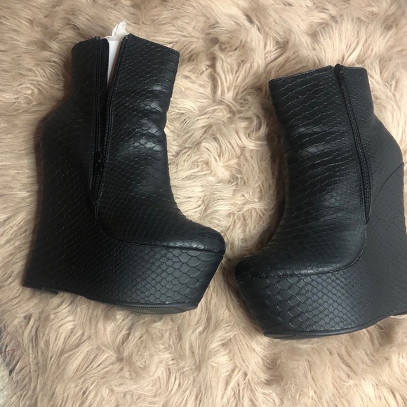 Bootie - Picture 3 of 4